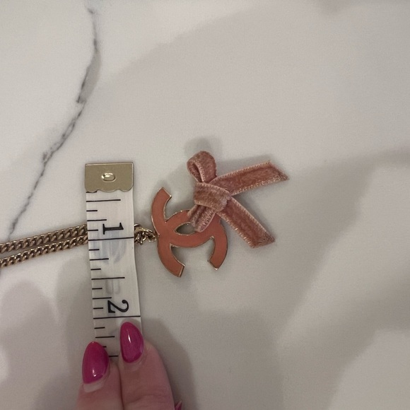 🆕 Chanel CC Bow chain necklace , in box - Picture 14 of 15